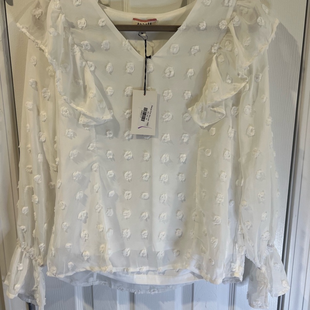 Boutique – White Ruffle Blouse